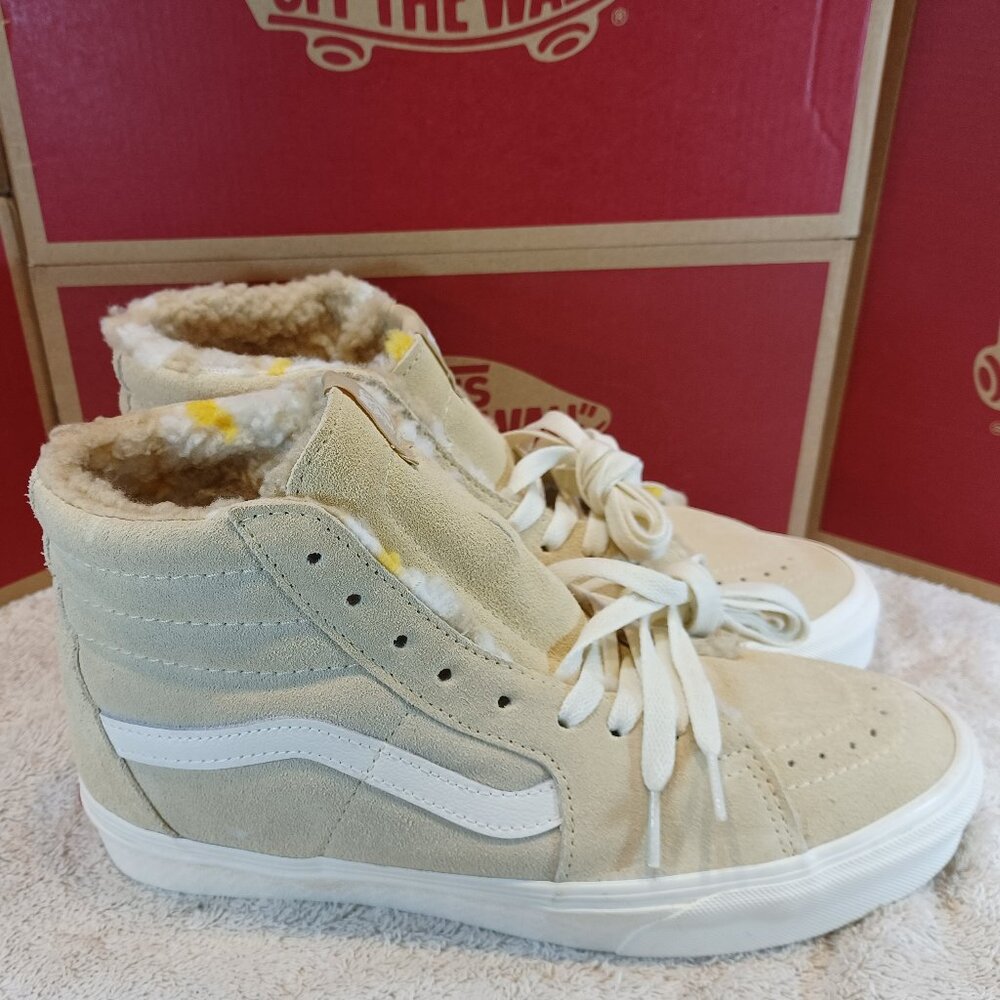 Vans Men's 7.5/Women's 9 Sk8-Hi Cozy Hug Suede Biscotti/True White VN0A7Q5NBVV